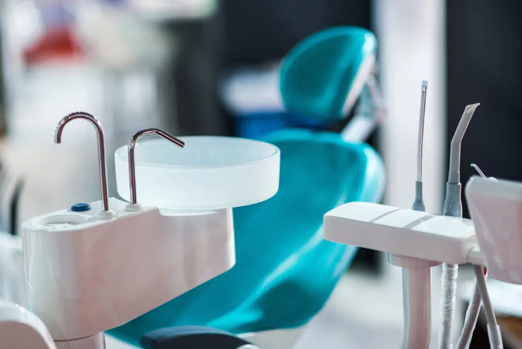 who offers a family dentist trinity 34655?