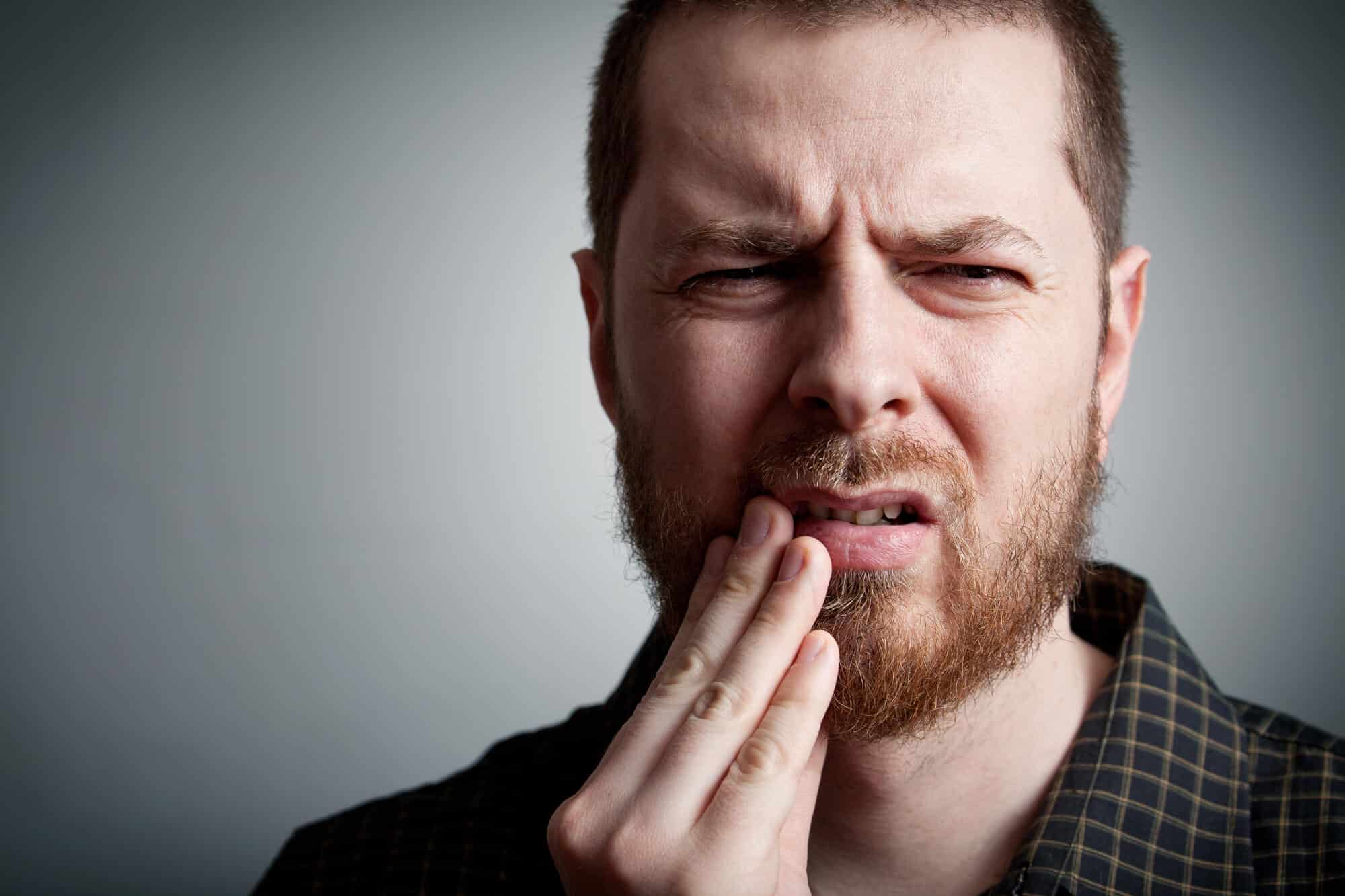 Knowing the symptoms of gum diseases.